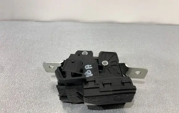 Mercedes-Benz A W176 Tailgate/trunk/boot lock/catch/latch A080105