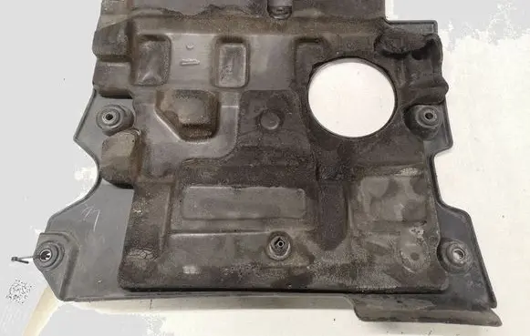 Toyota Previa (XR30, XR40) II Engine cover (trim)