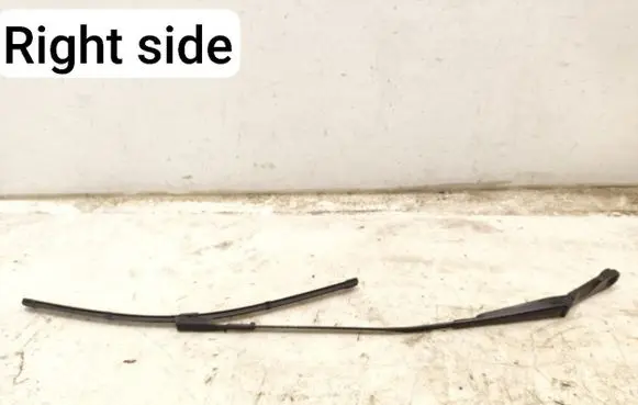 Front wiper blade arm