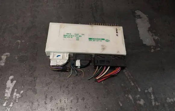 BMW 5 E39 Comfort/convenience module 8373809 61358373809
