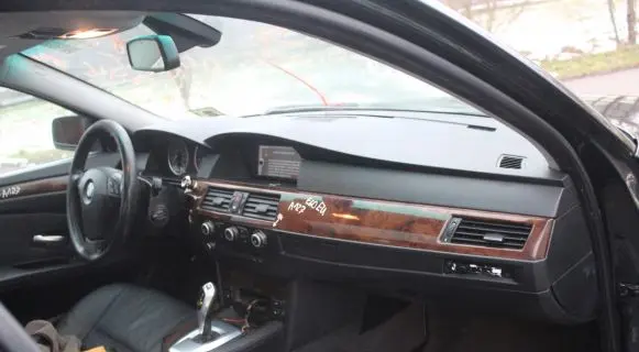 BMW 5 E60 E61 Dashboard