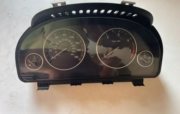 BMW 5 F10 F11 Speedometer (instrument cluster) 25811511