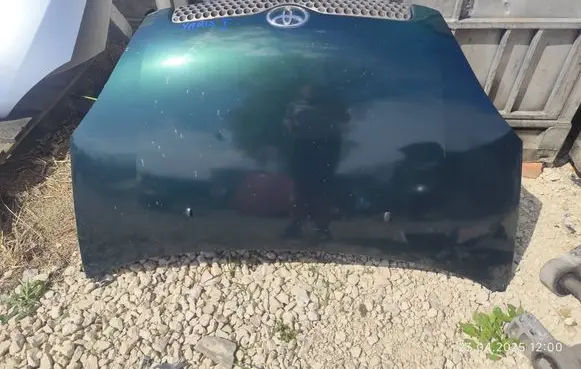 Toyota Yaris Engine bonnet/hood 