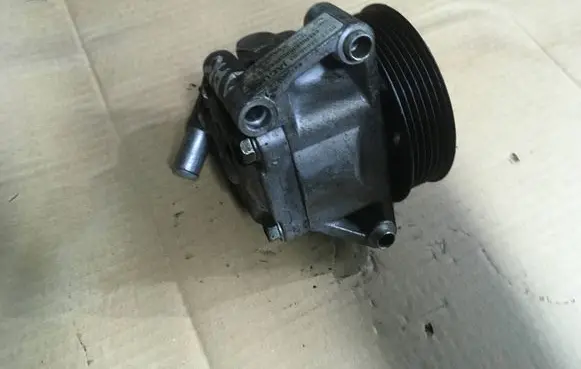 Jaguar S-Type Power steering pump 8X233A696BA