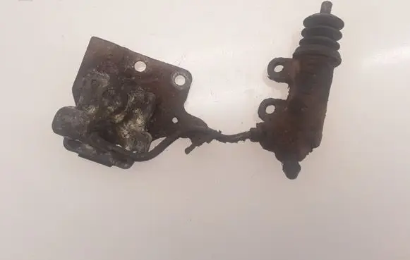 Clutch slave cylinder