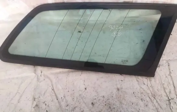 Volvo V50 Rear side window