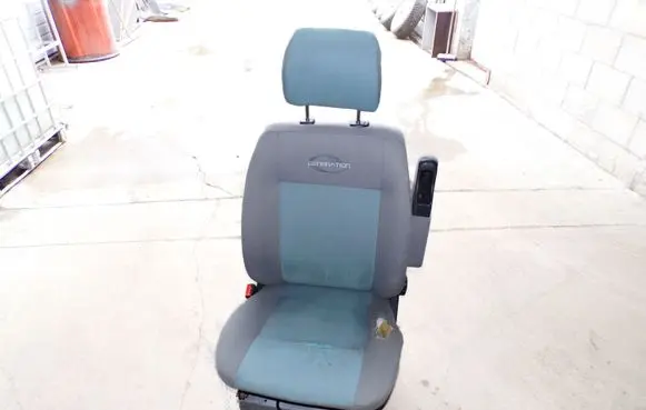 Volkswagen Transporter - Caravelle T4 Front driver seat 