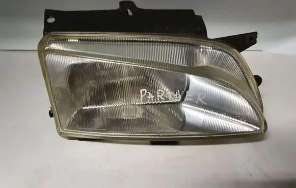 Peugeot Partner Headlight/headlamp 67723001