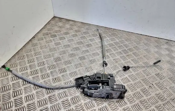 Mercedes-Benz ML W166 Front door lock A0997207300 45031223 A053702