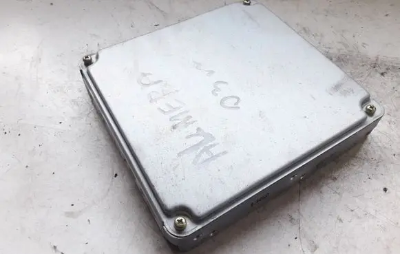 Nissan Almera N16 Engine control unit/module 23710AU600