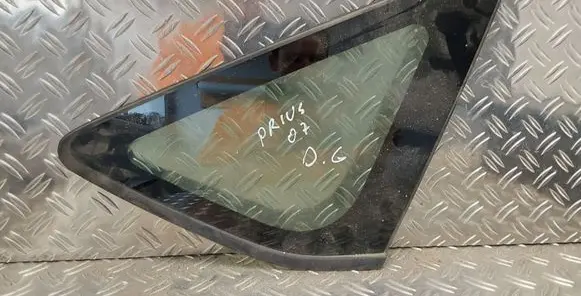 Toyota Prius (NHW20) Rear side window 43R005834
