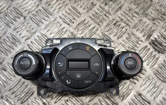Ford Fiesta Climate control unit 8A6T18C612
