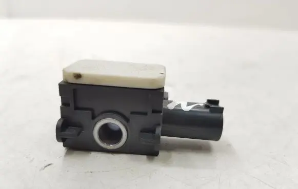 Mercedes-Benz R W251 Airbag deployment crash/impact sensor 0038202826