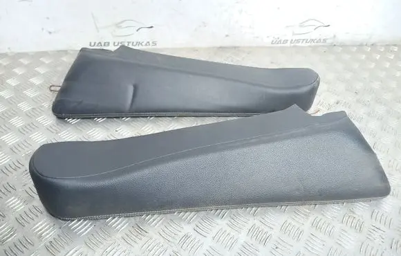 Rear seat