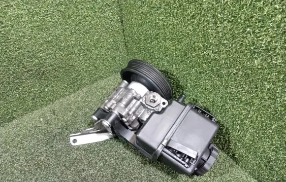 Mercedes-Benz E W212 Power steering pump 7691332150