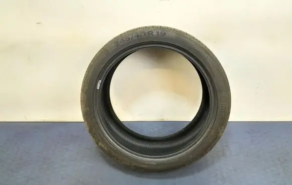 Infiniti Q50 R17 summer tire 