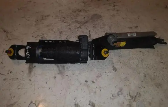 Volvo XC70 Front seatbelt 6075637R0B C3714