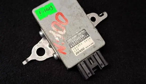 Toyota Auris 150 Fuel injection pump control unit/module 8957012370