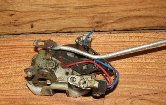 KIA Sportage Front door lock