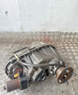 Gearbox transfer box case
