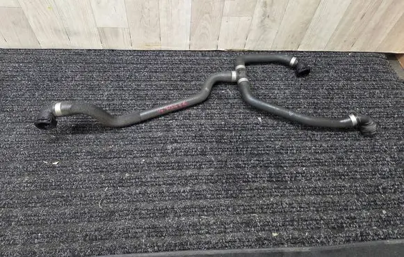 BMW 5 G30 G31 Engine coolant pipe/hose 8602602