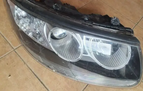 Hyundai Santa Fe Headlight/headlamp 921022B1