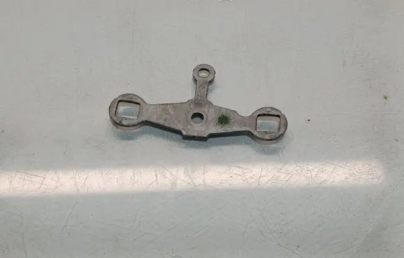 BMW X3 F25 Fuel Injector clamp holder 7595405