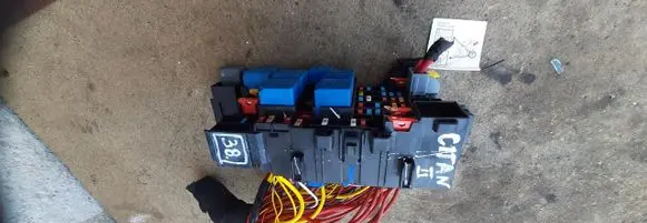 Renault Captur II Fuse box set 243805499R