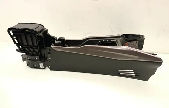 Peugeot 2008 I Center console 