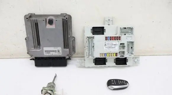 Alfa Romeo Giulia Engine ECU kit and lock set 50543485