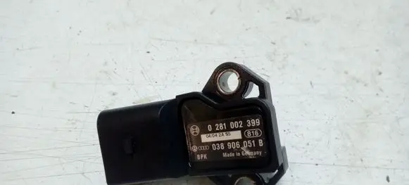 Volkswagen Golf V Air pressure sensor 0281002399 038906051B