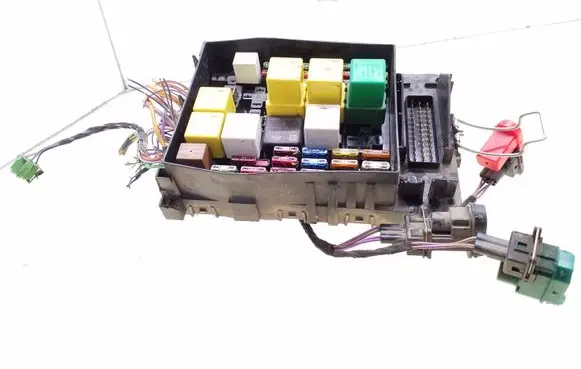 Ford Scorpio Fuse module 83BC13A025CA 90GG13L028AA 81AG14N089CA