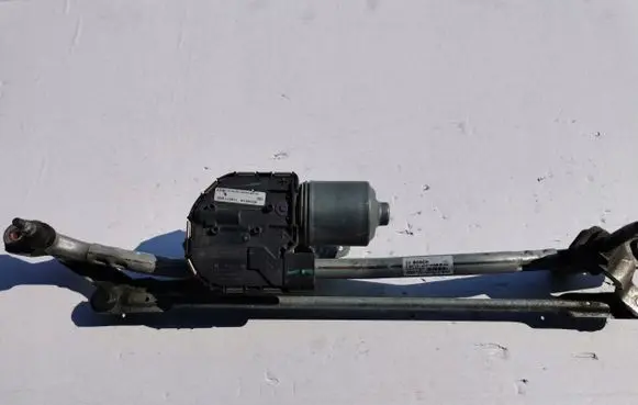 Audi A6 S6 C7 4G Front wiper linkage and motor