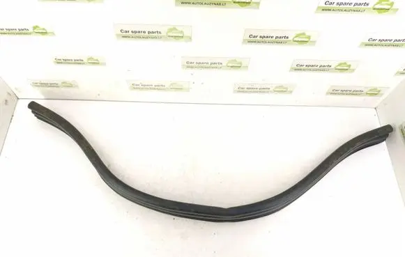 Engine bonnet/hood sound/heat insulation