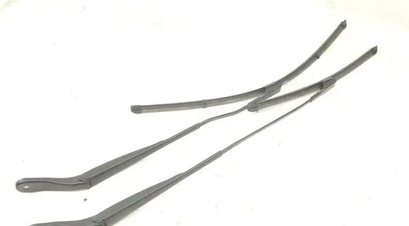 Dacia Sandero III Windshield/front glass wiper blade brak