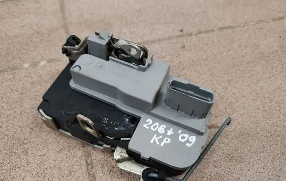 Front door lock