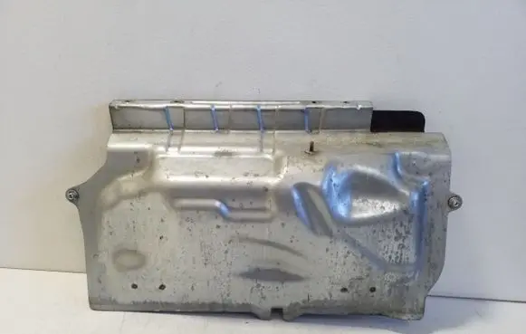 Volvo XC60 Heat shield in engine bay 31353774