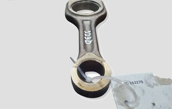 Volvo V40 Connecting rod/conrod