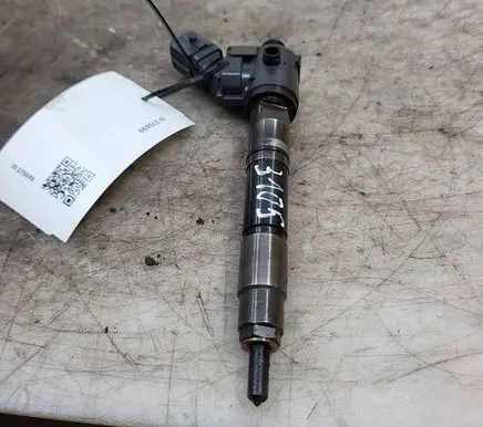 Volvo V60 Fuel injector VEA132370010AAB 01R04406