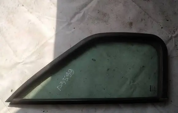 Iveco Daily 40.8 Front door vent window glass four-door as2