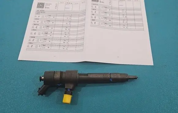 Opel Zafira B Fuel injector 0445110276 IMPRK1523438