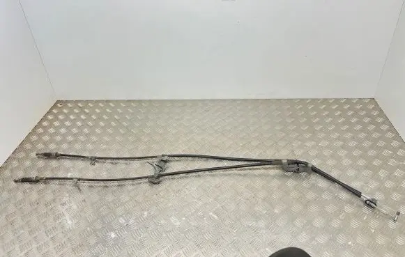 Suzuki Swift III Handbrake/parking brake wiring cable 