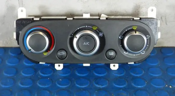 Renault Clio IV Climate control unit CART272704701R 272704701R 13216039