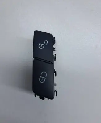 Mercedes-Benz C W204 Central locking switch button A2048706310 03151600