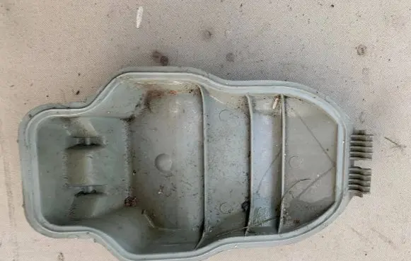 Mercedes-Benz W123 Headlight/headlamp dust cover