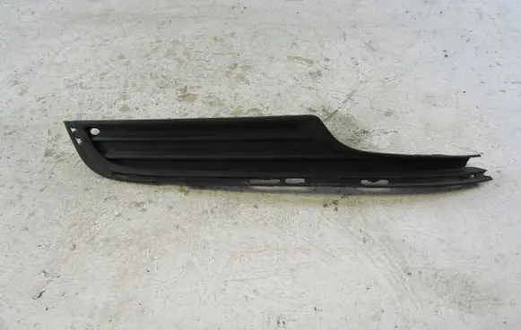 Volkswagen Golf VII Front bumper lower grill 5G0853666