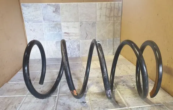 Nissan X-Trail T30 Rear coil spring
