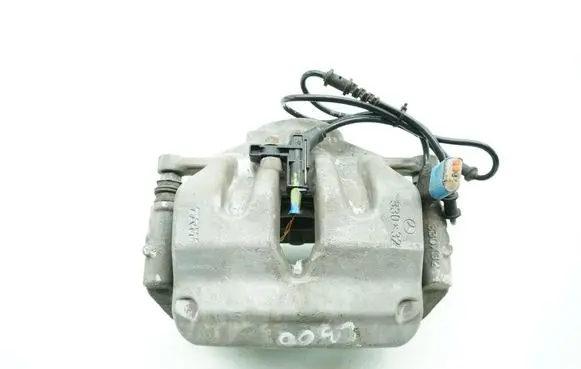 Mercedes-Benz C W205 Front brake caliper