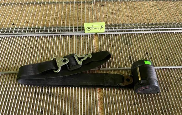 Mercedes-Benz G W460 Front seatbelt A4608605285 4608605285