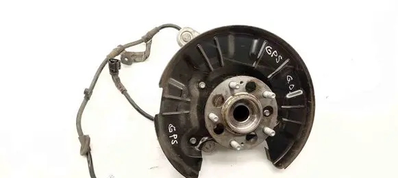 Rear wheel hub